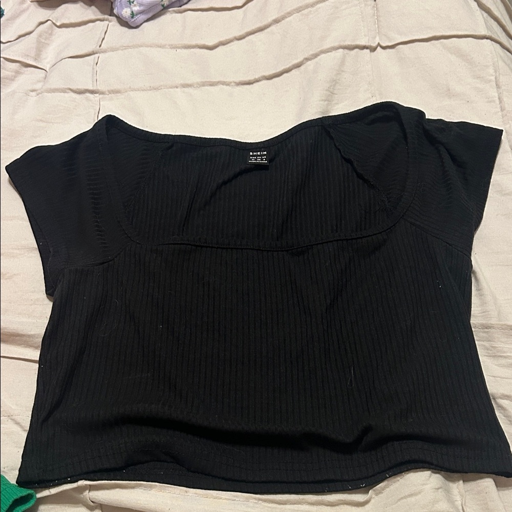 SHEIN Black Ribbed Crop Top